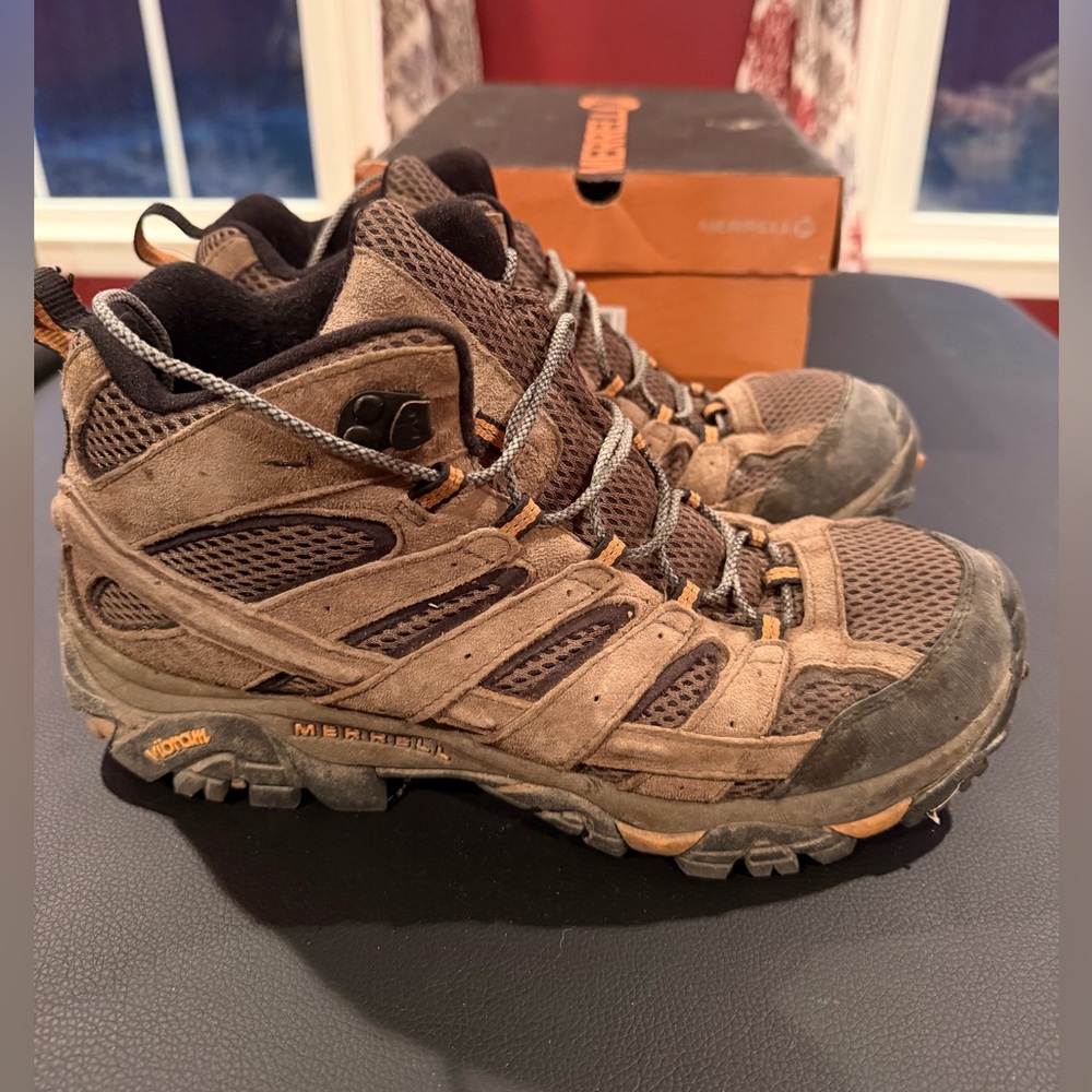 Merrell Moab 2 Mid Vent Hiking Boots – Men’s Size 10 | With Box